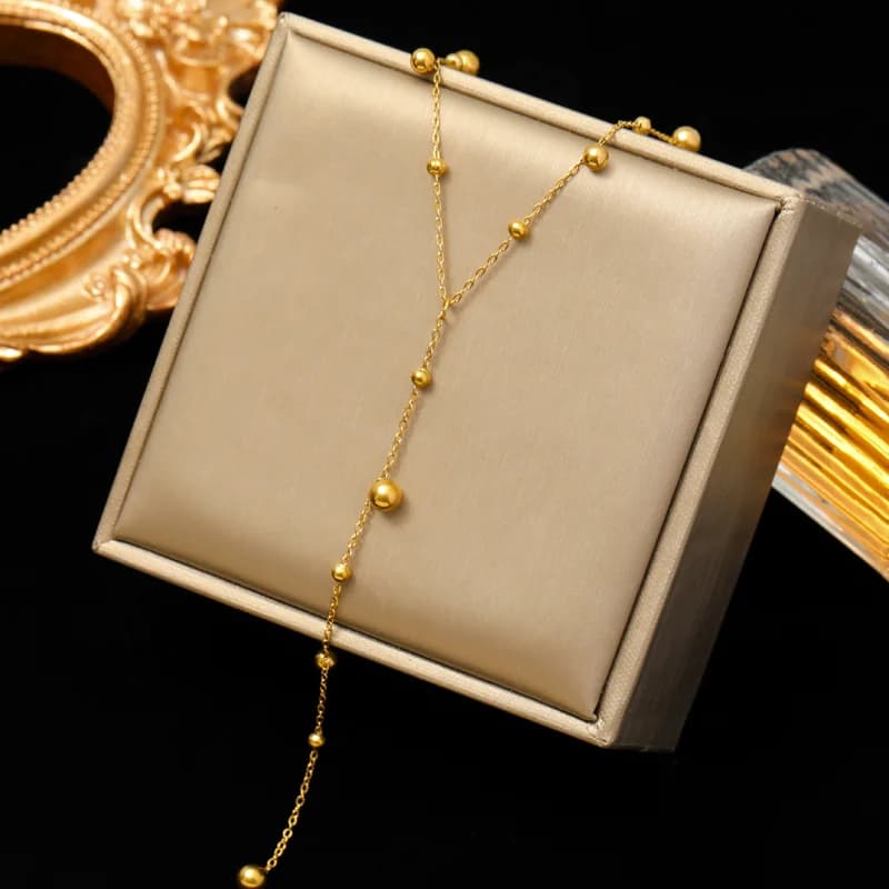 Kiinteät helmiruostumattoman teräksen kaulakoru