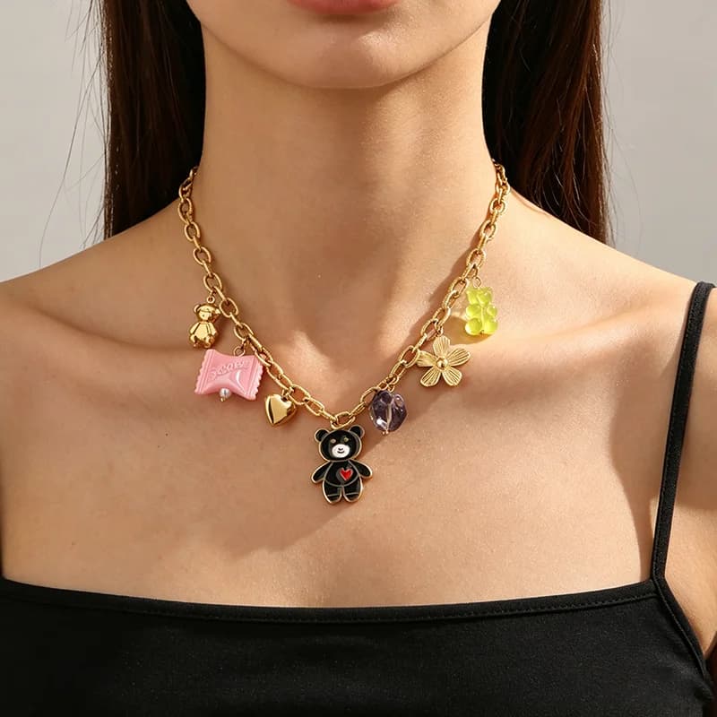 Monikoru-riipuskaulakoru, 18K Gold PVD
