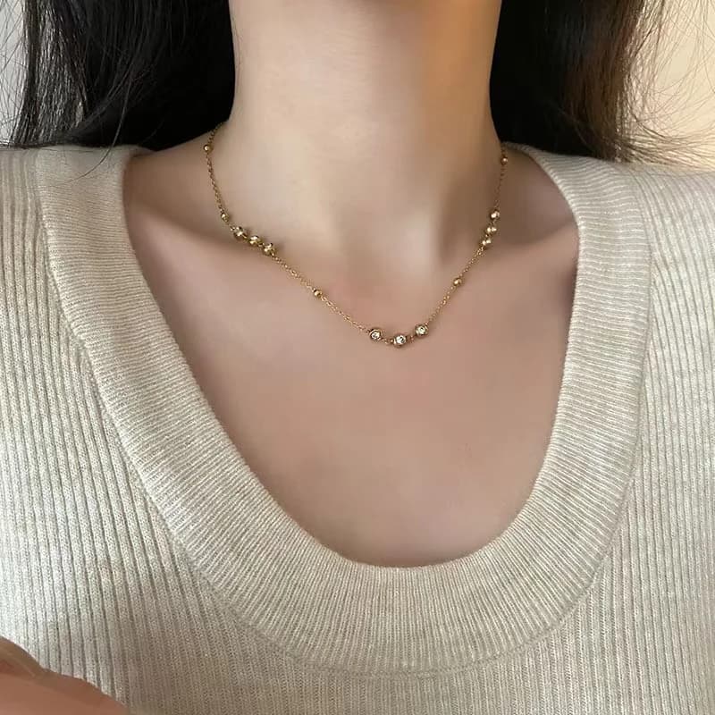 Bling-sirkonikaulakoru, 18K kulta PVD-pinnoite